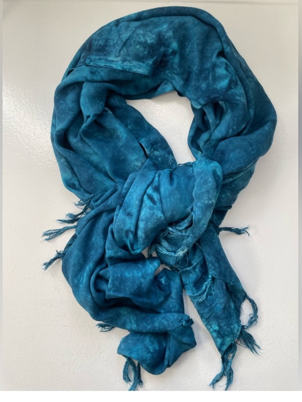 Roundy Bay Turquoise blue splatter pattern scarf